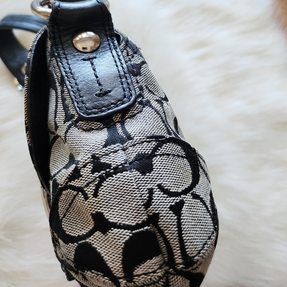 Coach Y2K Vintage Signature Soho Bag - Picture 5 of 14